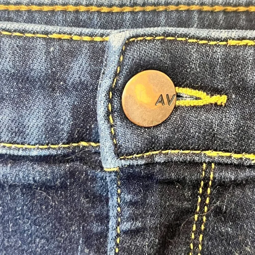 Ava & Viv Womens Dark Wash Denim Midi Shorts Size 24W With Rolled Hem & Pockets - Picture 3 of 5
